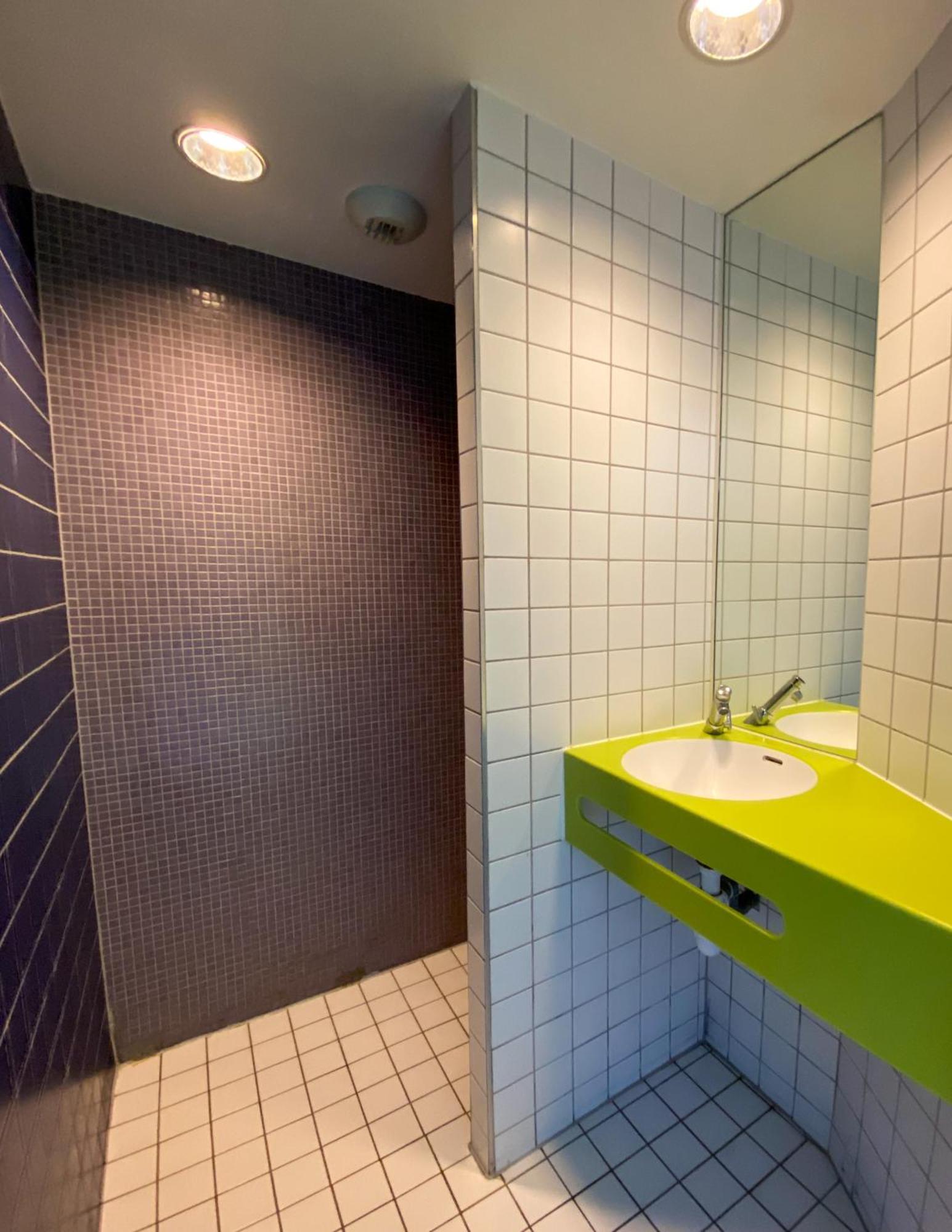 Triple Room – disabled access – Shared Bathroom